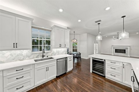 Casa en venta en Tampa, Florida, 4 dormitorios, 228.26 m2 № 2395836 - foto 25