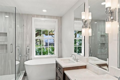 Casa en venta en Tampa, Florida, 4 dormitorios, 228.26 m2 № 2395836 - foto 7