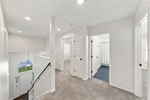 Casa en venta en Tampa, Florida, 4 dormitorios, 228.26 m2 № 2395836 - foto 2