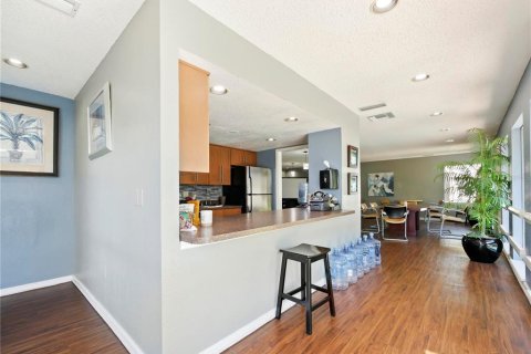 Condo in Orlando, Florida, 2 bedrooms  № 2218296 - photo 22