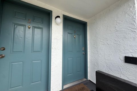 Condo in Orlando, Florida, 2 bedrooms  № 2218296 - photo 2