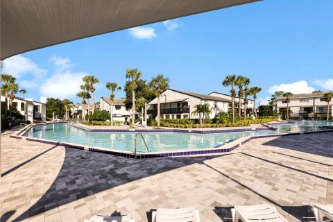 Condo in Orlando, Florida, 2 bedrooms  № 2218296 - photo 18
