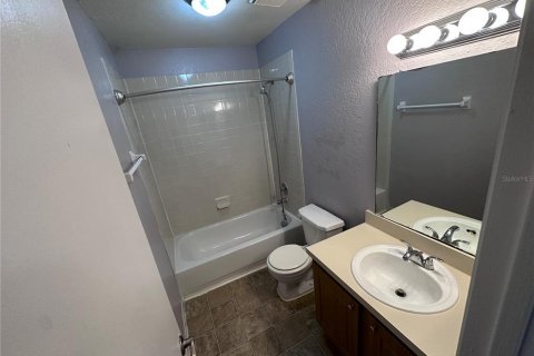 Condo in Orlando, Florida, 2 bedrooms  № 2218296 - photo 11