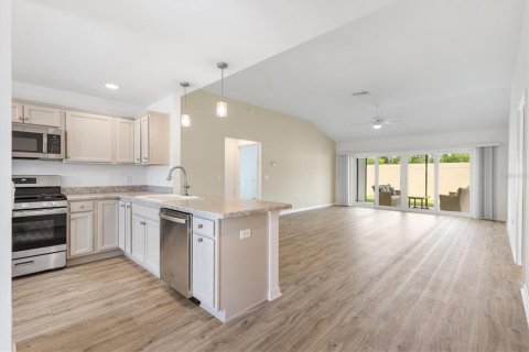 Casa en venta en The Villages, Florida, 3 dormitorios, 145.76 m2 № 1774715 - foto 3
