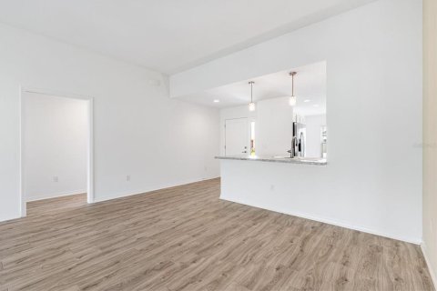 Casa en venta en The Villages, Florida, 3 dormitorios, 145.76 m2 № 1774715 - foto 12
