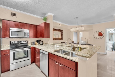 Copropriété à vendre à Sunny Isles Beach, Floride: 2 chambres, 103.68 m2 № 1999315 - photo 22