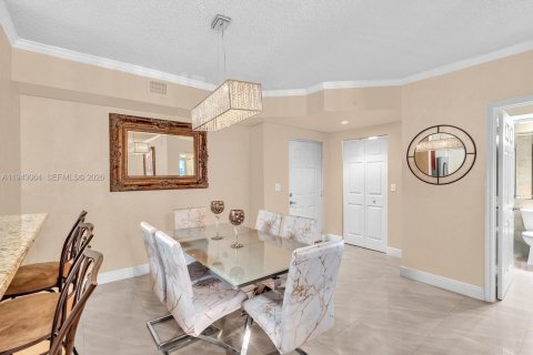 Copropriété à vendre à Sunny Isles Beach, Floride: 2 chambres, 103.68 m2 № 1999315 - photo 7