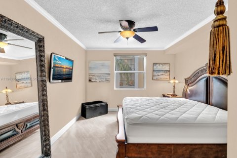 Copropriété à vendre à Sunny Isles Beach, Floride: 2 chambres, 103.68 m2 № 1999315 - photo 29