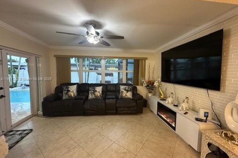 Casa en venta en Pembroke Pines, Florida, 4 dormitorios, 150.87 m2 № 1774377 - foto 6
