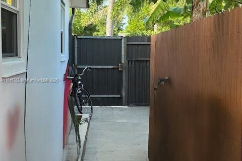 Casa en venta en Pembroke Pines, Florida, 4 dormitorios, 150.87 m2 № 1774377 - foto 24