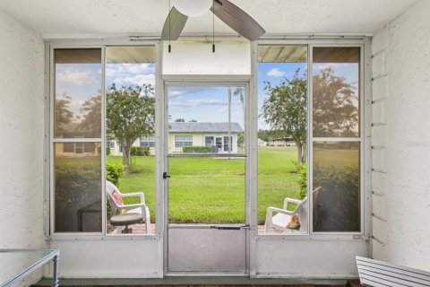 Condo in New Port Richey, Florida, 2 bedrooms  № 1913170 - photo 18