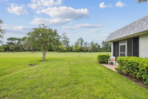 Condo in New Port Richey, Florida, 2 bedrooms  № 1913170 - photo 19