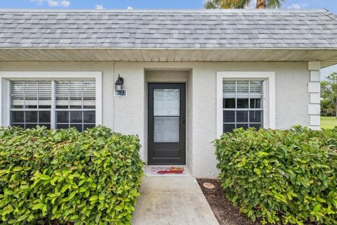 Condo in New Port Richey, Florida, 2 bedrooms  № 1913170 - photo 3