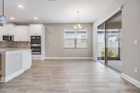 House in Wesley Chapel, Florida 5 bedrooms, 328.04 sq.m. № 1773073 - photo 8