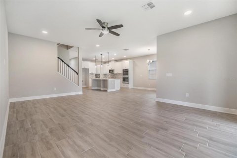 House in Wesley Chapel, Florida 5 bedrooms, 328.04 sq.m. № 1773073 - photo 12