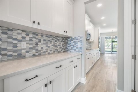 House in Wesley Chapel, Florida 5 bedrooms, 328.04 sq.m. № 1773073 - photo 6