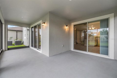 House in Wesley Chapel, Florida 5 bedrooms, 328.04 sq.m. № 1773073 - photo 15
