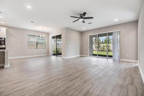 House in Wesley Chapel, Florida 5 bedrooms, 328.04 sq.m. № 1773073 - photo 14