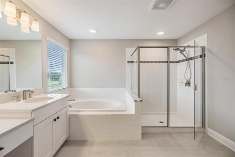 House in Wesley Chapel, Florida 5 bedrooms, 328.04 sq.m. № 1773073 - photo 22
