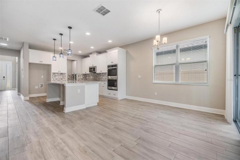 House in Wesley Chapel, Florida 5 bedrooms, 328.04 sq.m. № 1773073 - photo 9
