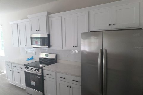 Villa ou maison à vendre à Homosassa, Floride: 4 chambres, 178.74 m2 № 1912814 - photo 2