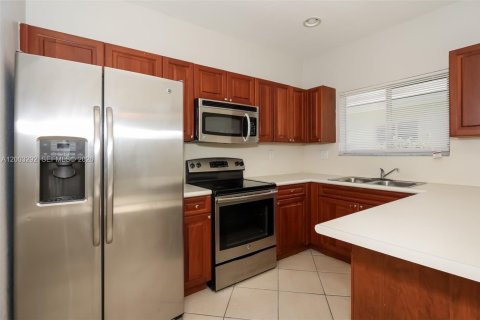 House in Homestead, Florida 5 bedrooms, 201.6 sq.m. № 2066786 - photo 6