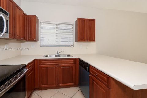 House in Homestead, Florida 5 bedrooms, 201.6 sq.m. № 2066786 - photo 7