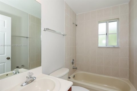 House in Homestead, Florida 5 bedrooms, 201.6 sq.m. № 2066786 - photo 14