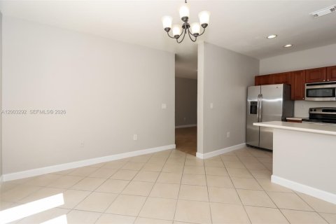 House in Homestead, Florida 5 bedrooms, 201.6 sq.m. № 2066786 - photo 5