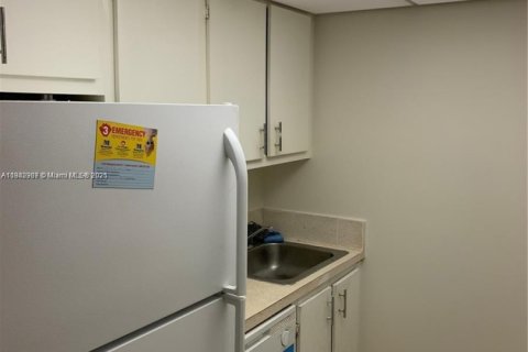 Condominio en venta en Hollywood, Florida, 1 dormitorio, 60.39 m2 № 2034693 - foto 6