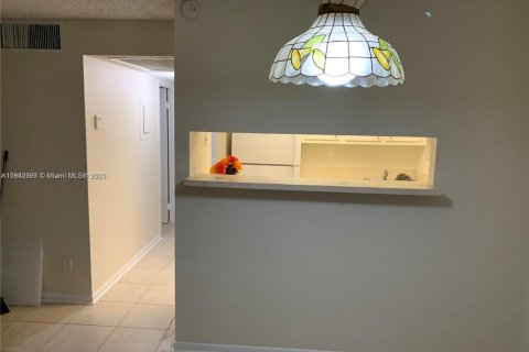 Condominio en venta en Hollywood, Florida, 1 dormitorio, 60.39 m2 № 2034693 - foto 2