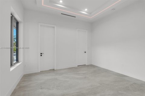 Villa ou maison à vendre à Miami, Floride: 6 chambres, 610 m2 № 1836251 - photo 19