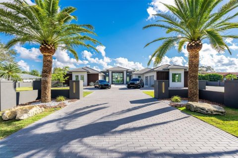 Villa ou maison à vendre à Miami, Floride: 6 chambres, 610 m2 № 1836251 - photo 3