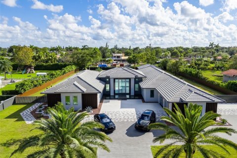 Villa ou maison à vendre à Miami, Floride: 6 chambres, 610 m2 № 1836251 - photo 2