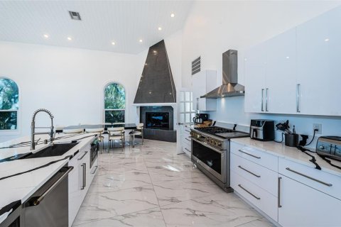 House in Saint Petersburg, Florida 6 bedrooms, 596.8 sq.m. № 2135602 - photo 18