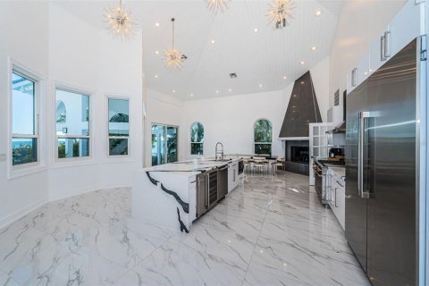 House in Saint Petersburg, Florida 6 bedrooms, 596.8 sq.m. № 2135602 - photo 16