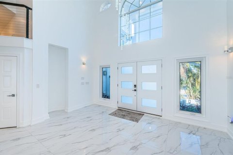 House in Saint Petersburg, Florida 6 bedrooms, 596.8 sq.m. № 2135602 - photo 9