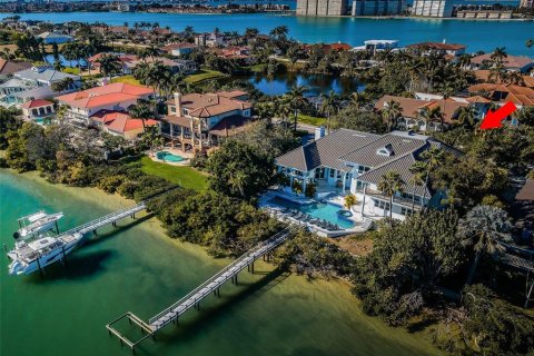 House in Saint Petersburg, Florida 6 bedrooms, 596.8 sq.m. № 2135602 - photo 2