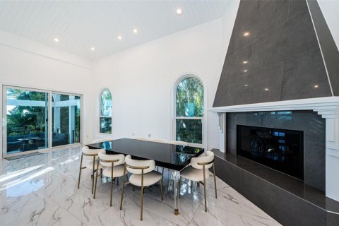 House in Saint Petersburg, Florida 6 bedrooms, 596.8 sq.m. № 2135602 - photo 21