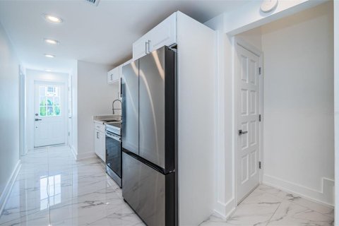 House in Saint Petersburg, Florida 6 bedrooms, 596.8 sq.m. № 2135602 - photo 28