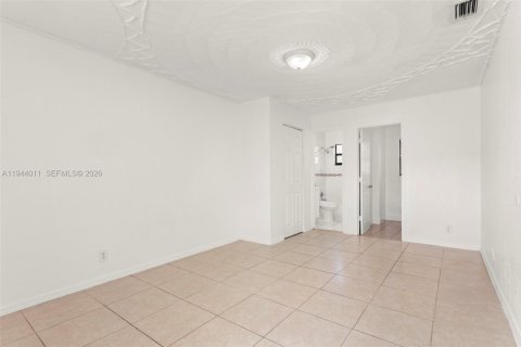 Propiedad comercial en venta en West Park, Florida, 209.03 m2 № 2001640 - foto 8