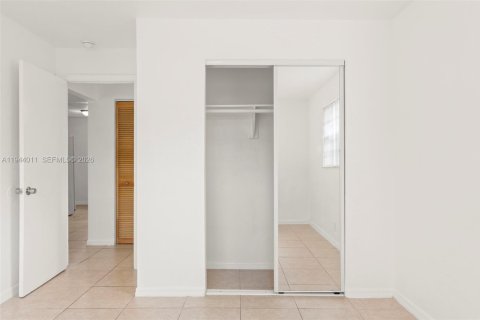 Propiedad comercial en venta en West Park, Florida, 209.03 m2 № 2001640 - foto 19