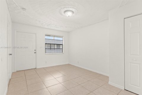Propiedad comercial en venta en West Park, Florida, 209.03 m2 № 2001640 - foto 11