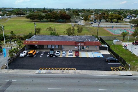 Immobilier commercial à vendre à Miami Gardens, Floride № 2026074 - photo 9