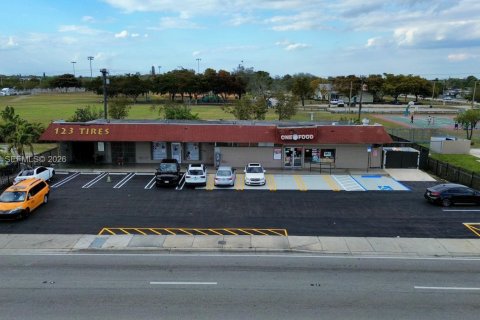 Immobilier commercial à vendre à Miami Gardens, Floride № 2026074 - photo 3