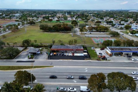 Immobilier commercial à vendre à Miami Gardens, Floride № 2026074 - photo 2