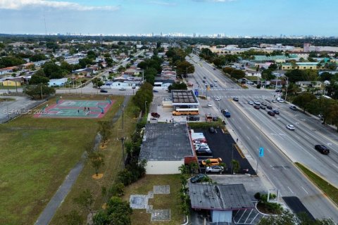 Immobilier commercial à vendre à Miami Gardens, Floride № 2026074 - photo 6