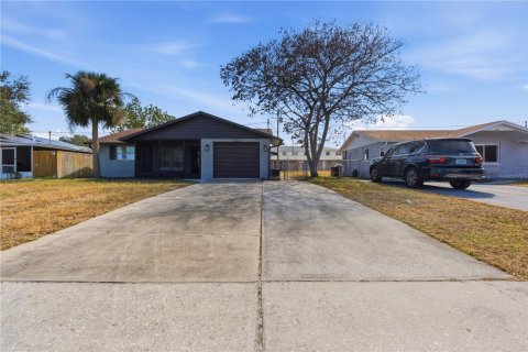 Casa en New Port Richey, Florida 3 dormitorios, 110.65 m2 № 2112324