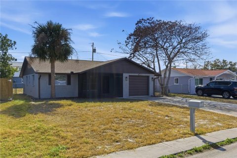 Casa en venta en New Port Richey, Florida, 3 dormitorios, 110.65 m2 № 2112324 - foto 3