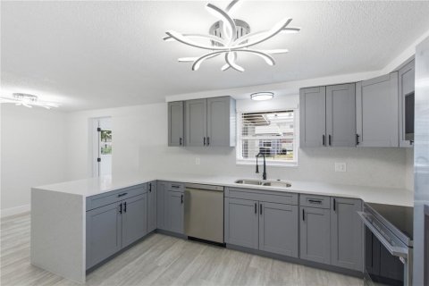 Casa en venta en New Port Richey, Florida, 3 dormitorios, 110.65 m2 № 2112324 - foto 13